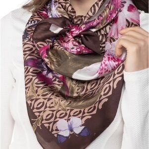 𝅺giani Bernini scarf with floral and butterflies. NWT